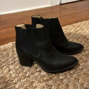 Nisolo Chelsea Heeled Boot